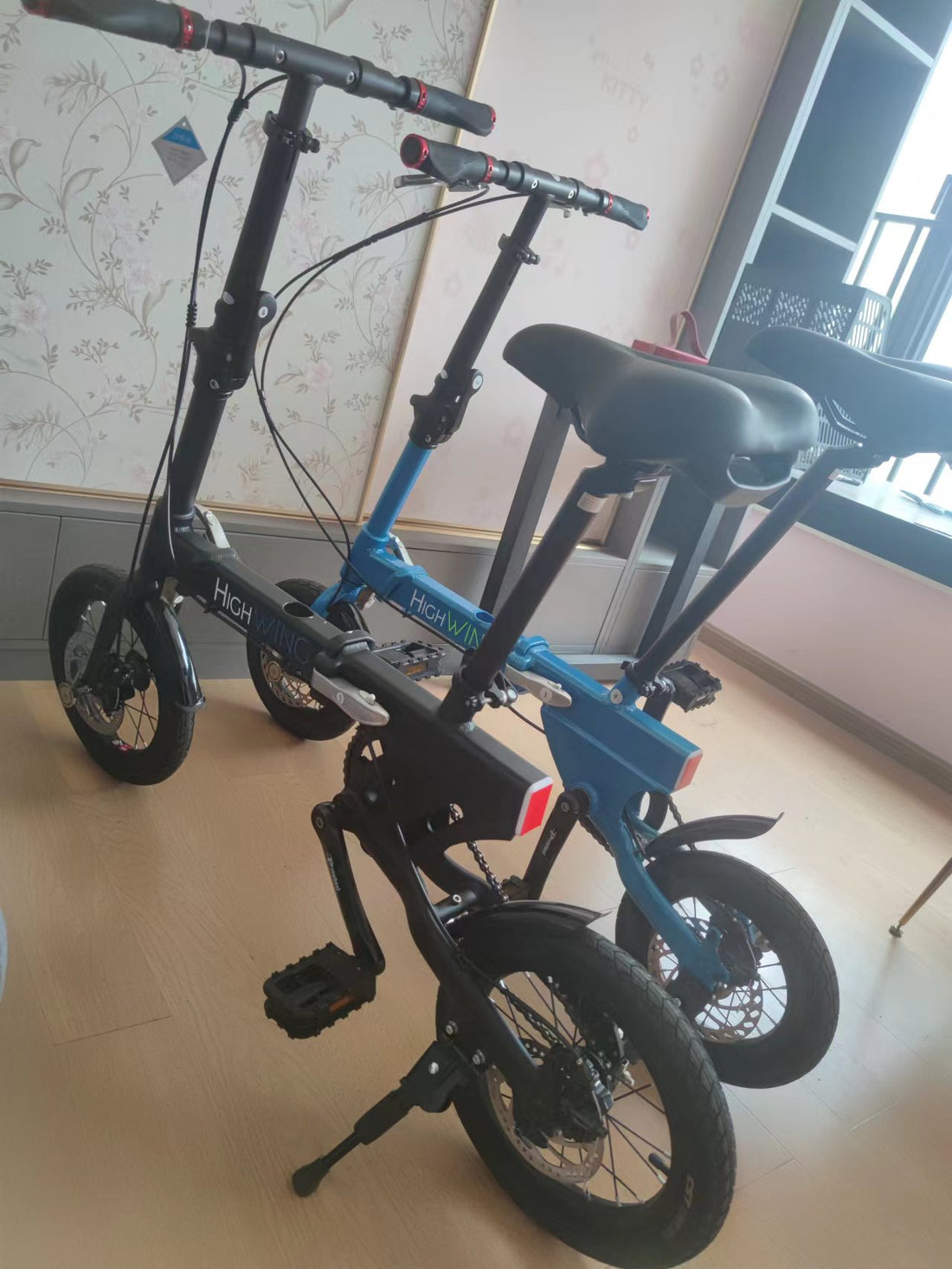 A folding bicycle is not enough, riding Highwing Bike with your family or friends will make you happier.