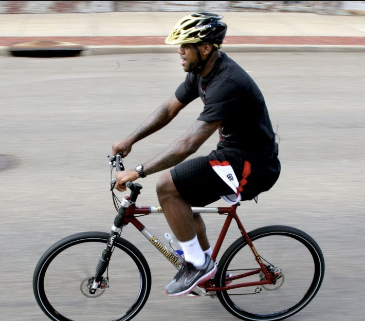 it is popular for the superstar to ride the bicycle,but where he should park?